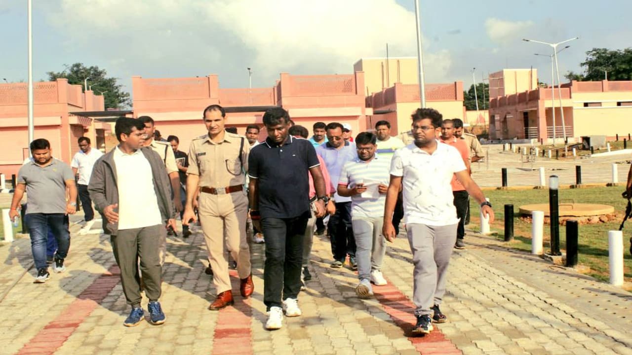 Jharkhand News: चुनाव कार्य से हटाये गये देवघर DC मंजूनाथ भजंत्री, DDC होंगे जिला निर्वाचन पदाधिकारी