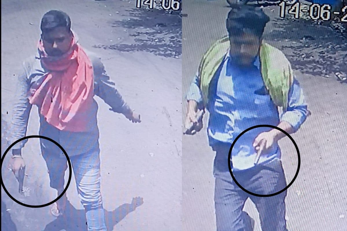 PHOTO: धनबाद में दिन-दहाड़े मर्डर करने वाले अपराधियों का हथियार के साथ सामने आया फोटो PHOTO: धनबाद में दिन-दहाड़े मर्डर करने वाले अपराधियों का हथियार के साथ सामने आया फोटो