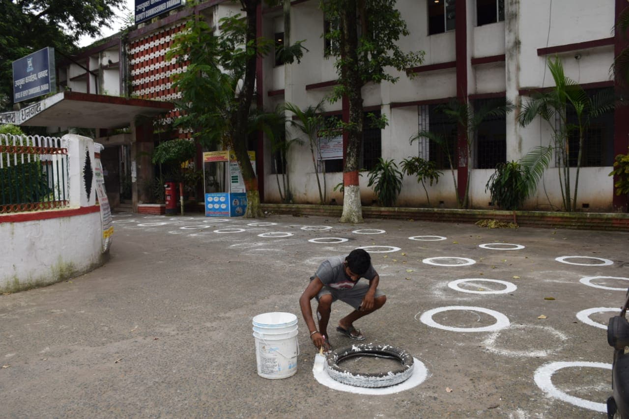 Covid-19 in jharkhand : सर्किट हाउस में शुरू हुआ अस्थायी समाहरणालय, बंद डीसी, एसडीएम कार्यालय किये जा रहे सेनिटाइज