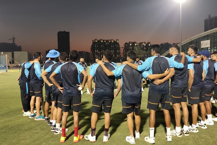 IND vs NZ: भारत-न्यूजीलैंड मुकाबले पर जमीं सबकी निगाहें, कोहली सेना हारी तो होंगे करोड़ों रुपये के नुकसान