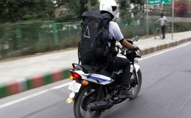 Coronavirus Lockdown: मुस्लिम डिलीवरी बॉय से नहीं लिया ऑर्डर, पुलिस ने किया गिरफ्तार