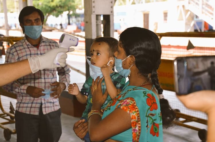 Coronavirus News Update : पश्चिम बंगाल में आज कोरोना के 117 नये केस, संक्रमितों की संख्या 2290 हुई