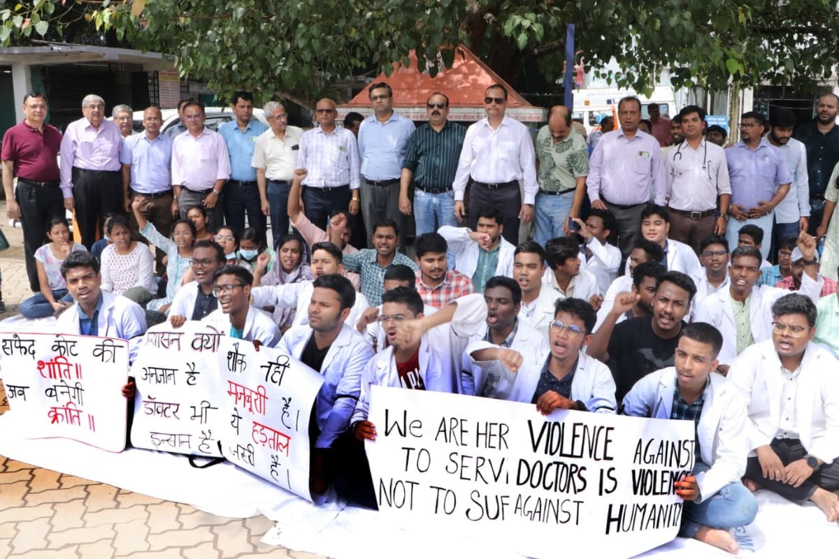 MGM अस्पताल में डॉक्टर से मारपीट का विरोध, झारखंड में 22 सितंबर से डॉक्टरों का कार्य बहिष्कार, ये हैं मांगें