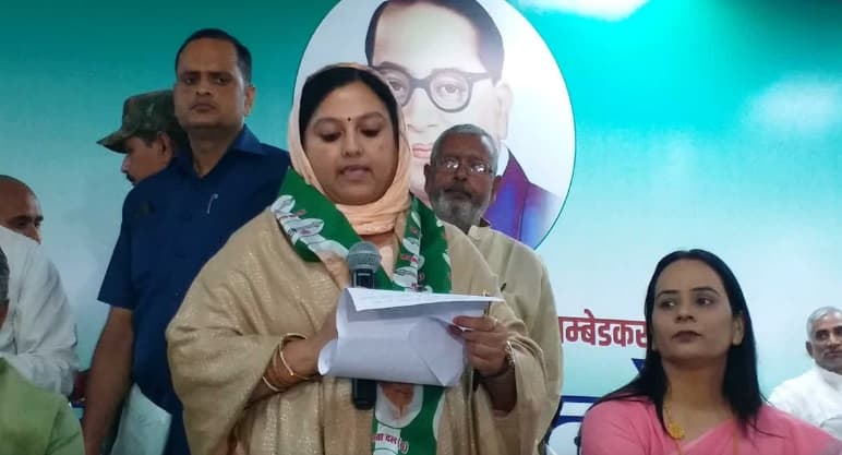 JDU में शामिल हुईं दरभंगा की मेयर अंजुम आरा, नीतीश कुमार के साथ बढ़ा मुस्लिमों का रुझान