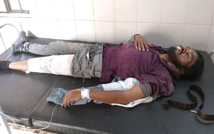 झारखंड के दुमका में अपराधियों ने दिनदहाड़े फाइनेंस कर्मचारी को मारी गोली, 25 हजार व मोबाइल-लैपटॉप की लूट