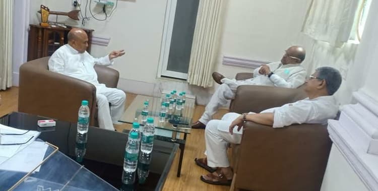 यूपी चुनाव को लेकर ललन सिंह ने की जदयू नेताओं की बैठक, इस नेता को सौंपी गयी भाजपा से बात करने की जिम्मेदारी