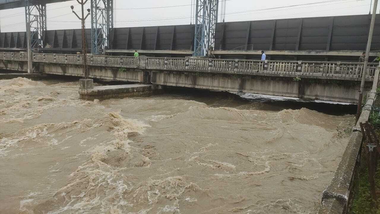 बिहार: कोसी नदी का बढ़ा जलस्तर, अलर्ट मोड पर प्रशासन, जानें गंगा समेत अन्य नदियों का हाल..