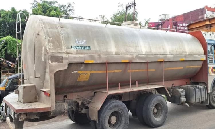 बिहार : 'पुष्पा' स्टाइल में हरियाणा से शराब की तस्करी कर रहे बदमाश, जब्त हुई एक करोड़ की विदेशी दारू