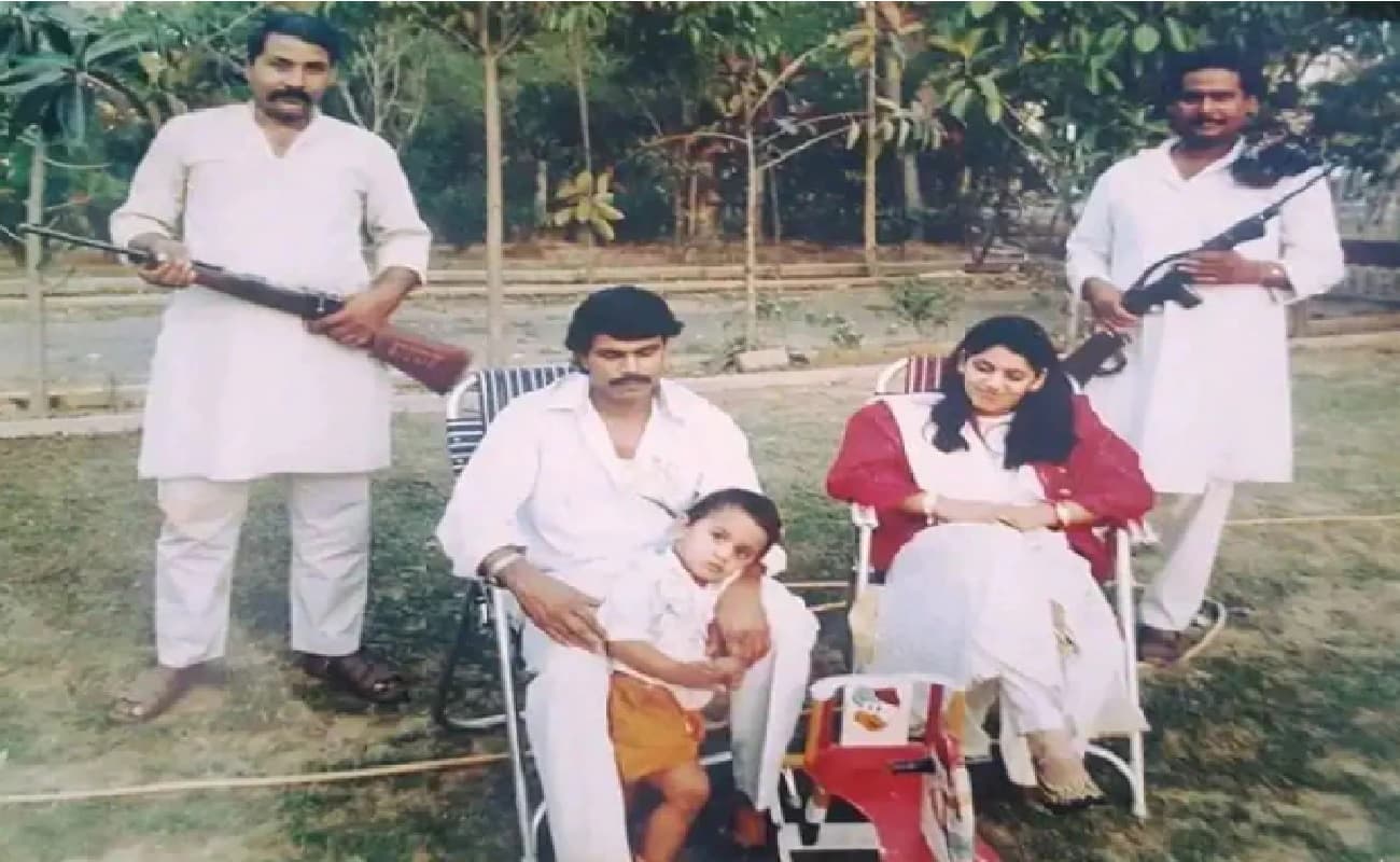 Anand Mohan: 90 के दशक में कोसी से मिथिलांचल तक था आनंद मोहन का रसूख, 17 की उम्र में पहली बार गये जेल Anand Mohan: 90 के दशक में कोसी से मिथिलांचल तक था आनंद मोहन का रसूख, 17 की उम्र में पहली बार गये जेल
