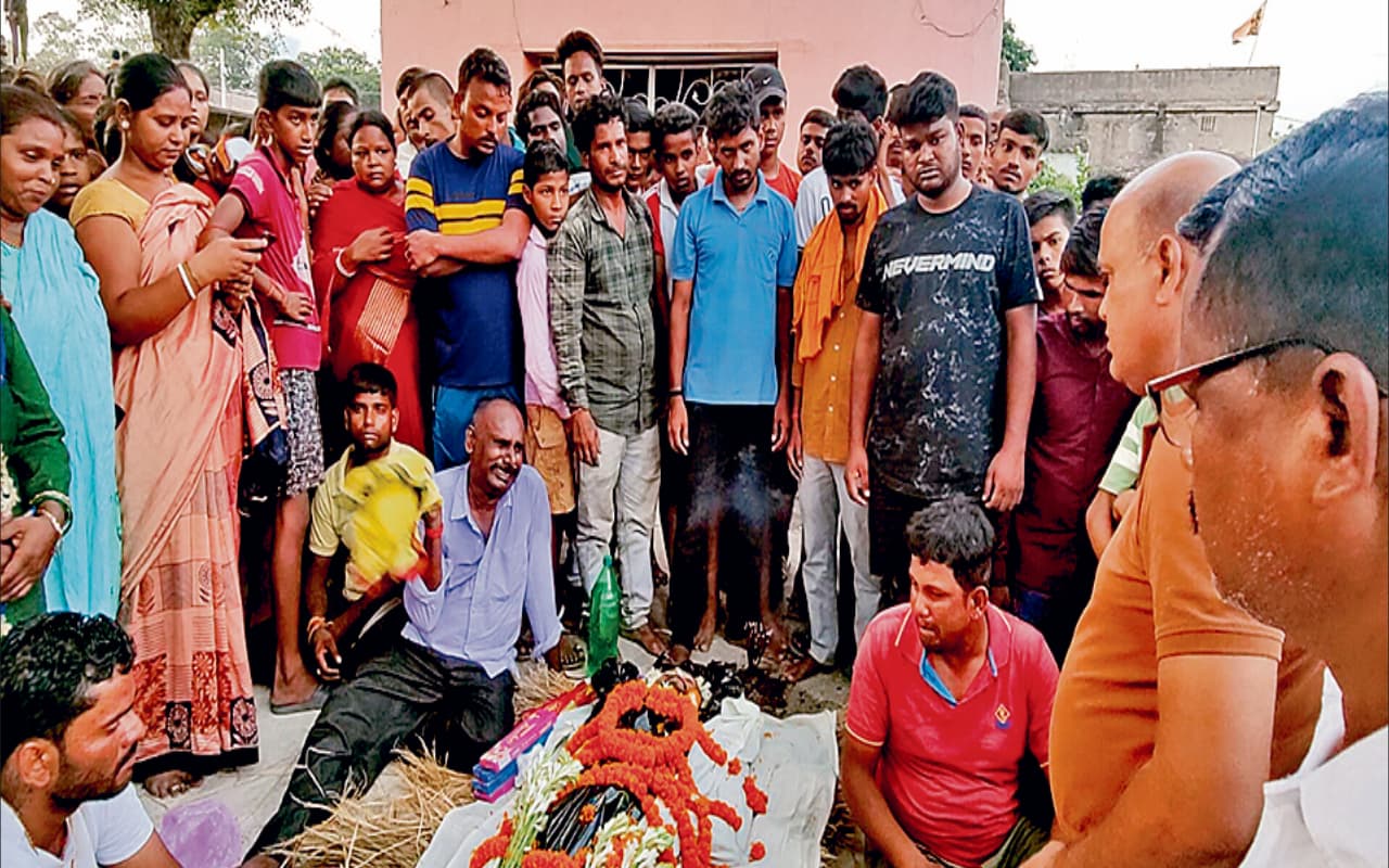 धनबाद छात्रा आत्महत्या मामला : सेंट जेवियर्स स्कूल तेतुलमारी के प्रिंसिपल और शिक्षिका गिरफ्तार