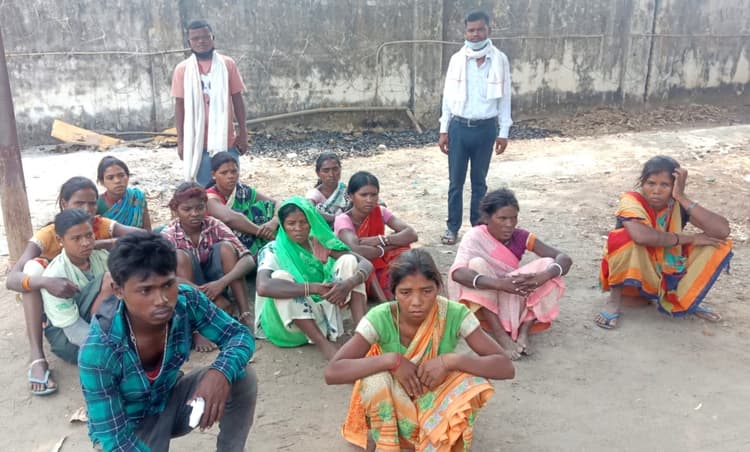 बरकट्ठा में सड़क दुर्घटना में बच्ची की मौत, चचेरे भाई-बहन घायल