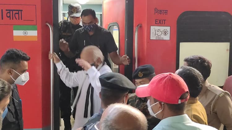 7 दिन के प्रवास पर संघ प्रमुख मोहन भागवत चित्रकूट पहुंचे, 5 दिवसीय विश्व स्तरीय बैठक में होंगे शामिल