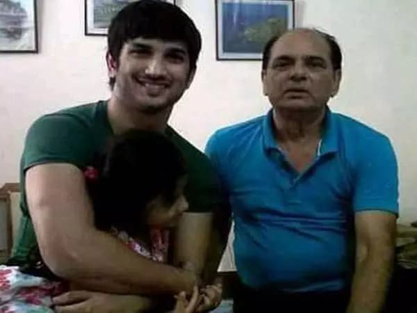 Sushant Singh Rajput के मौत के सदमे से बाहर नहीं निकल पा रहे पिता, तबीयत बिगड़ने के बाद पटना पहुंचे Sushant Singh Rajput के मौत के सदमे से बाहर नहीं निकल पा रहे पिता, तबीयत बिगड़ने के बाद पटना पहुंचे