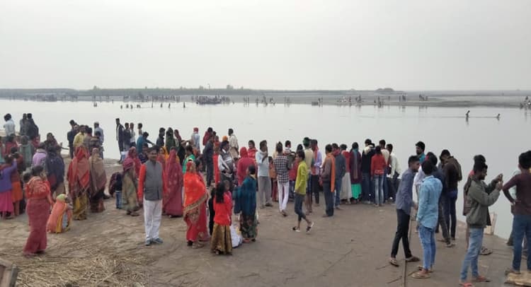 Bihar News: मधुबनी में तीन बच्चे कोसी की शाखा नदी में डूबे, घटनास्थल पर उमड़ी भीड़...मचा कोहराम