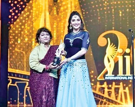 Saroj Khan and Madhuri Hit songs : सरोज खान- माधुरी दीक्षित की हिट रही है जोड़ी, ये हैं उनके सुपरहिट गाने