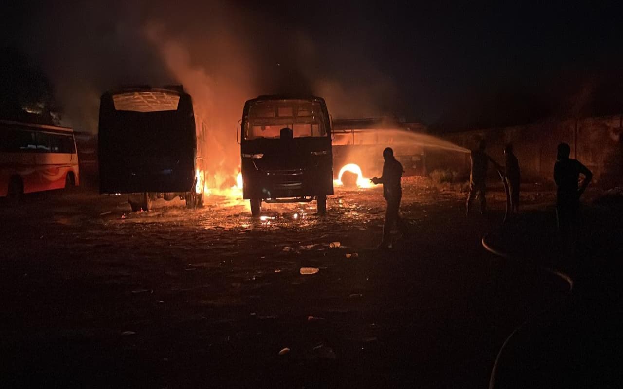 धनबाद के कचरा गोदाम में लगी भीषण आग, कड़ी मशक्कत के बाद पाया गया काबू, करोड़ों का हुआ नुकसान