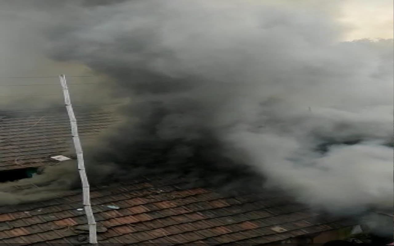 हादसा : कमरे में लगी आग झुलस कर पिता-पुत्र की मौत