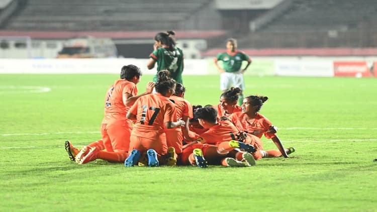 Jharkhand News: फीफा अंडर 17 महिला वर्ल्ड कप के इंडिया कैंप के लिए झारखंड की 7 फुटबॉलरों का चयन