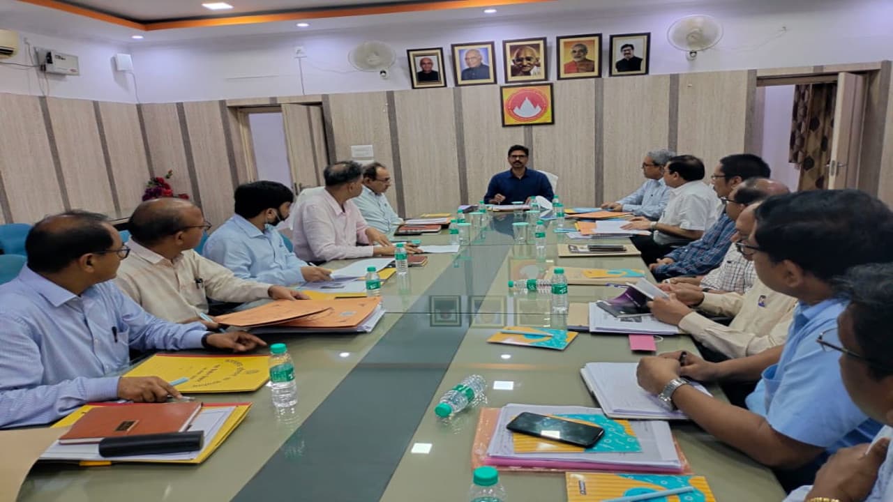 देवघर के सत्संग-भीरखीबाद और एयरपोर्ट-एम्स के बीच बनेगी फोरलेन सड़क, जल्द होगा टेंडर देवघर के सत्संग-भीरखीबाद और एयरपोर्ट-एम्स के बीच बनेगी फोरलेन सड़क, जल्द होगा टेंडर