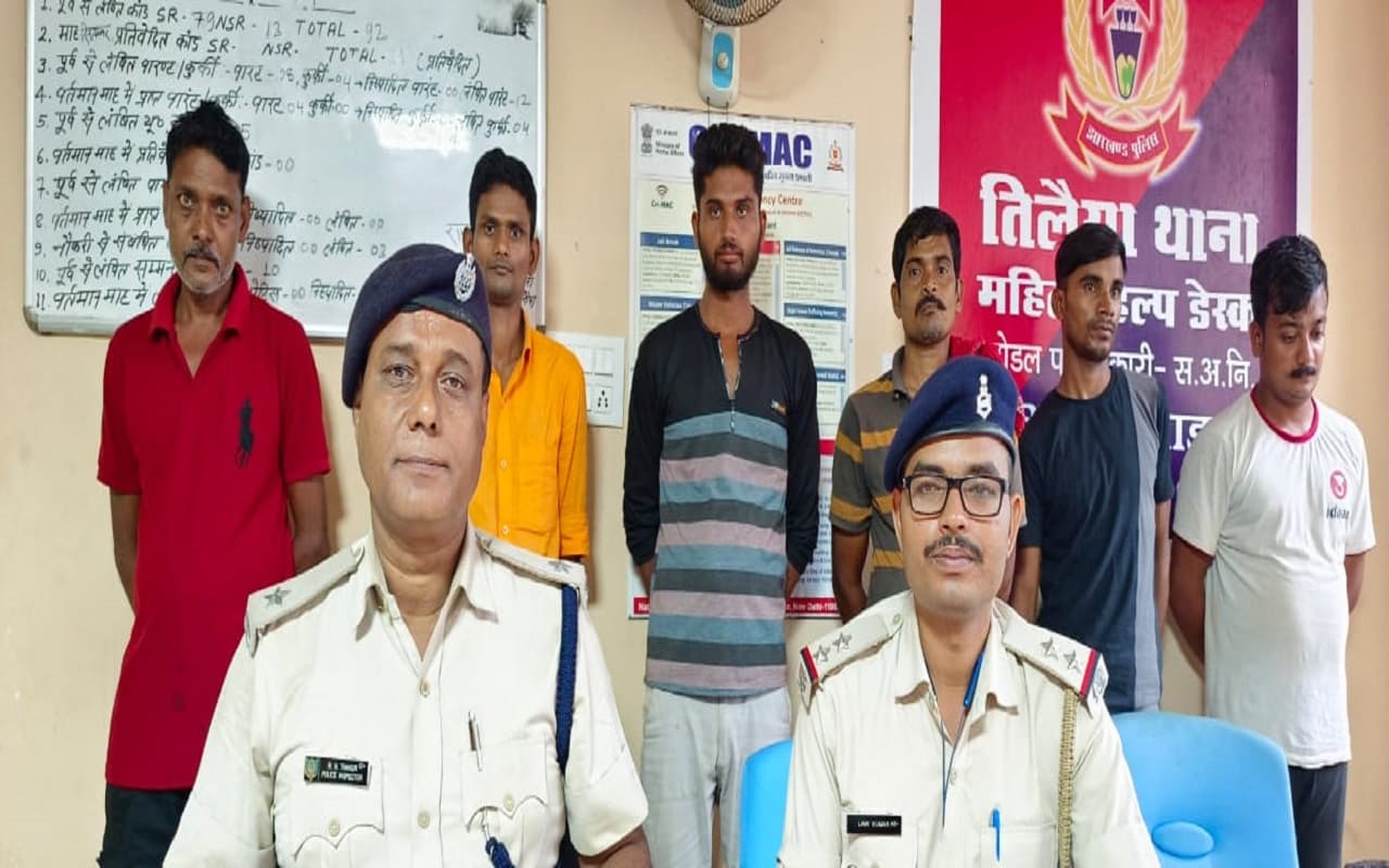 Jharkhand Crime News: झारखंड के कोडरमा में जुआ खेलते छह लोग गिरफ्तार, एक आरोपी हुआ फरार