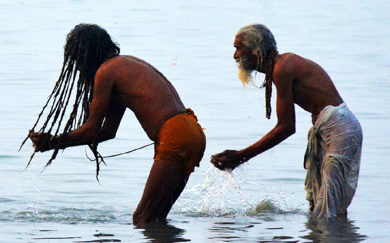 Happy Makar Sankranti: गंगासागर में रविवार शाम तक चलेगा शाही स्नान, 31 लाख श्रद्धालुओं ने लगायी डुबकी Happy Makar Sankranti: गंगासागर में रविवार शाम तक चलेगा शाही स्नान, 31 लाख श्रद्धालुओं ने लगायी डुबकी