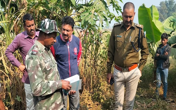 Jharkhand Crime News: झारखंड के गढ़वा में बम ब्लास्ट से मकान क्षतिग्रस्त, दहशत में परिवार