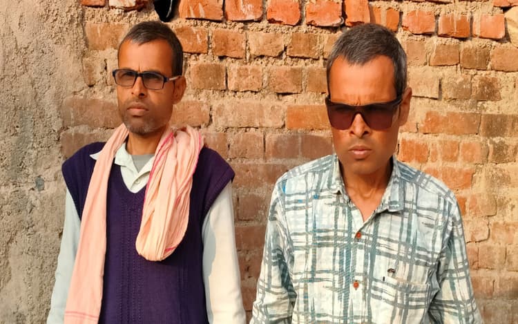 गढ़वा के दो दिव्यांग भाइयों पर बिजली विभाग ने भेजा 41 हजार रुपये का बिल, कैसे होगा जमा, सता रही चिंता