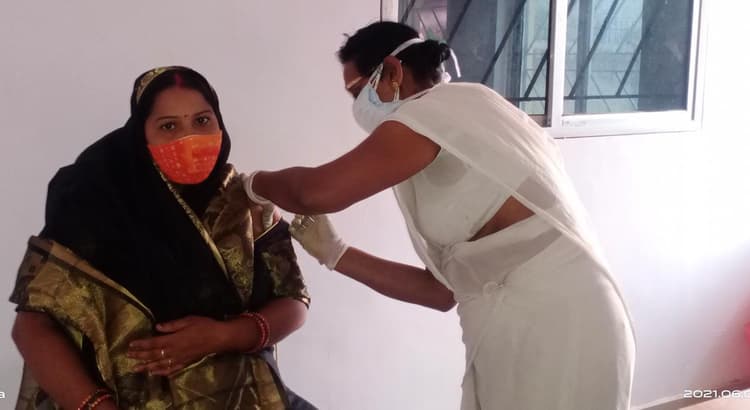 Corona Vaccination In Ranchi : रांची में आज 13 केंद्रों पर टीकाकरण, यहां लग रहा कोवैक्सीन का टीका