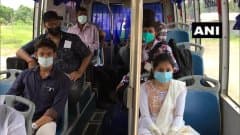 बांग्लादेश में फंसे करीब 350 भारतीयों को जमीनी मार्ग के जरिये लाया गया बांग्लादेश में फंसे करीब 350 भारतीयों को जमीनी मार्ग के जरिये लाया गया