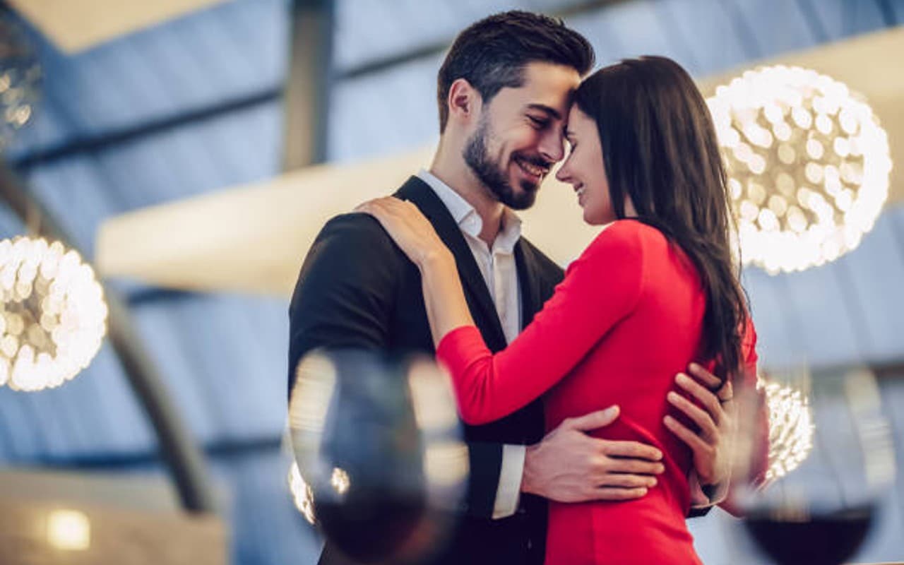 Love at first sight: लड़कों की ये 5 क्वालिटी जो लड़कियों को करती है प्रभावित