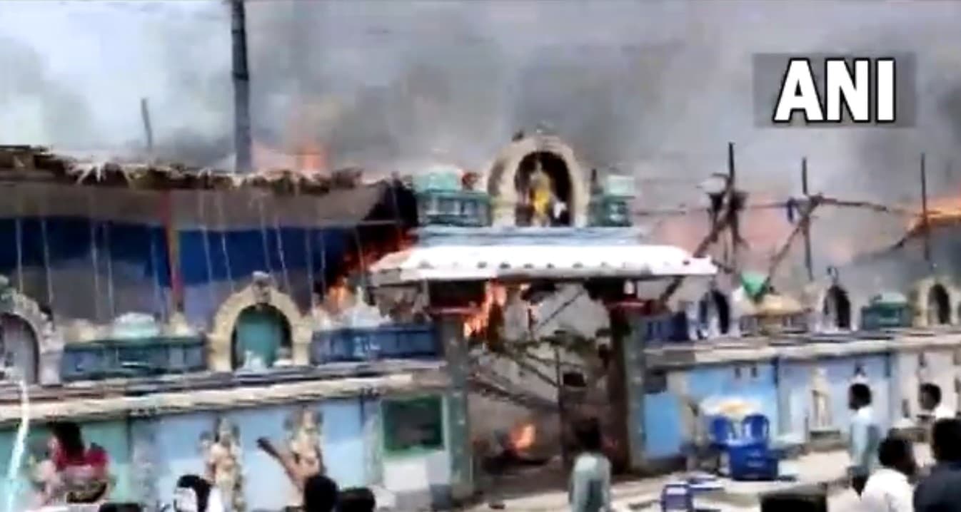 आंध्र प्रदेश: राम नवमी के दिन गोदावरी में बड़ा हादसा, मंदिर के पंडाल में लगी आग