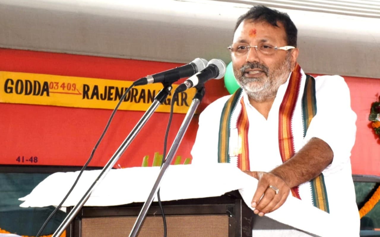 Indian Railways News: गोड्डा से राजेंद्र नगर के बीच दौड़ी नयी ट्रेन, निशिकांत दुबे ने दिखायी हरी झंडी