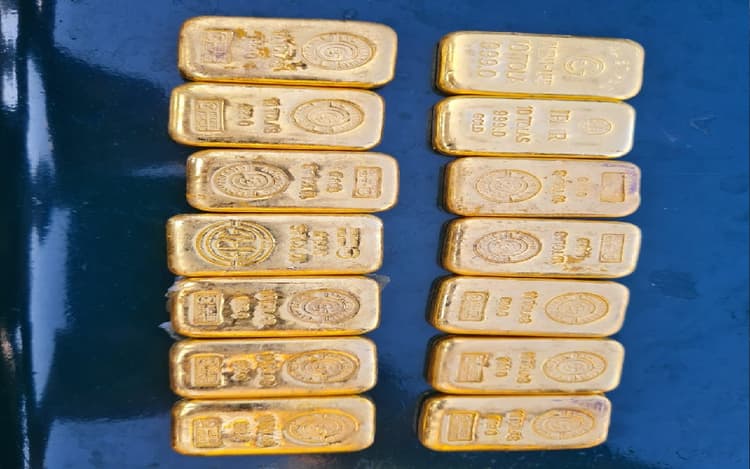 बीएसएफ ने 85 करोड़ के सोने के साथ एक तस्कर को किया गिरफ्तार