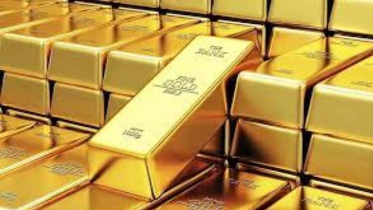 Gold prices today: अब तक 1000 रुपये प्रति 10 ग्राम सस्ता हुआ सोना, एमसीएक्स में चांदी 0.73 फीसदी टूटी