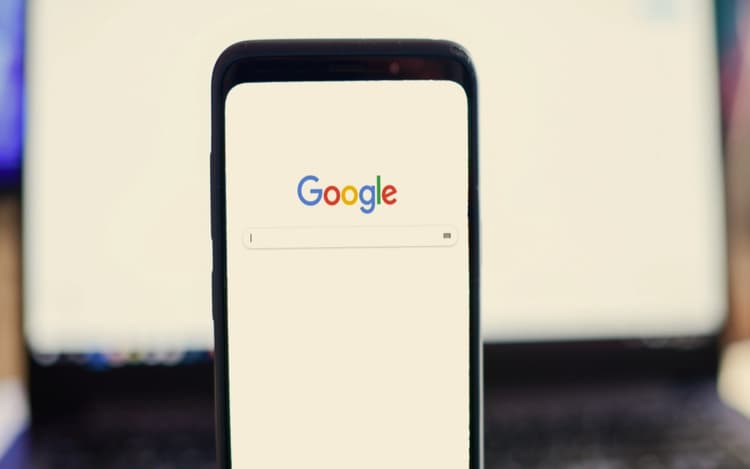 Google पर भूलकर भी न करें इन चीजों को सर्च, होगी जेल