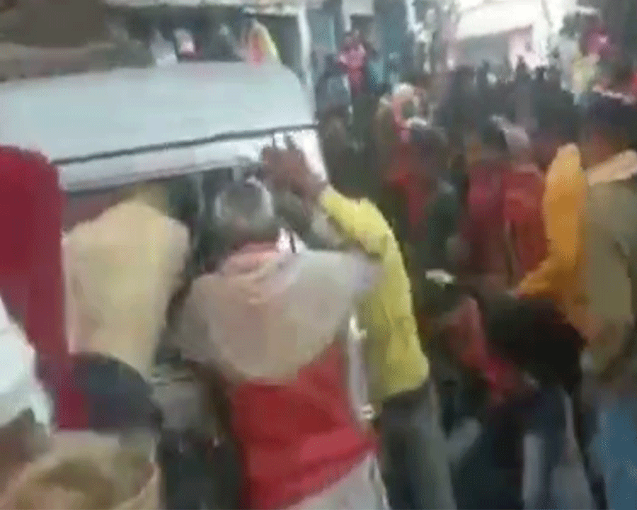 Bihar News : नीतीश कुमार की सभा से पहले गोपालगंज में शराब के लिए मची लूट, पढ़िए क्या है पूरा मामला...