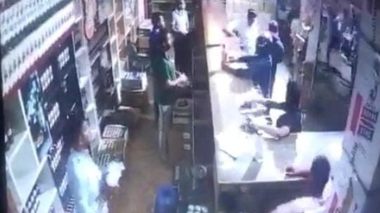 गोरखपुर में लगातार दूसरी हत्या से योगी सरकार सख्त, पुलिस ने NSA लगाने का दिया निर्देश, CO-SHO पर गिरी गाज गोरखपुर में लगातार दूसरी हत्या से योगी सरकार सख्त, पुलिस ने NSA लगाने का दिया निर्देश, CO-SHO पर गिरी गाज
