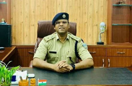 गुमला में पुलिस करायेगी फुटबॉल मैच, बंदूक का जवाब फुटबॉल से देने की हो रही है तैयारी