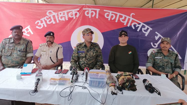 JJMP का पूर्व नक्सली अशोक लकड़ा को गुमला पुलिस ने किया गिरफ्तार, AK-56 समेत कई असलहे बरामद