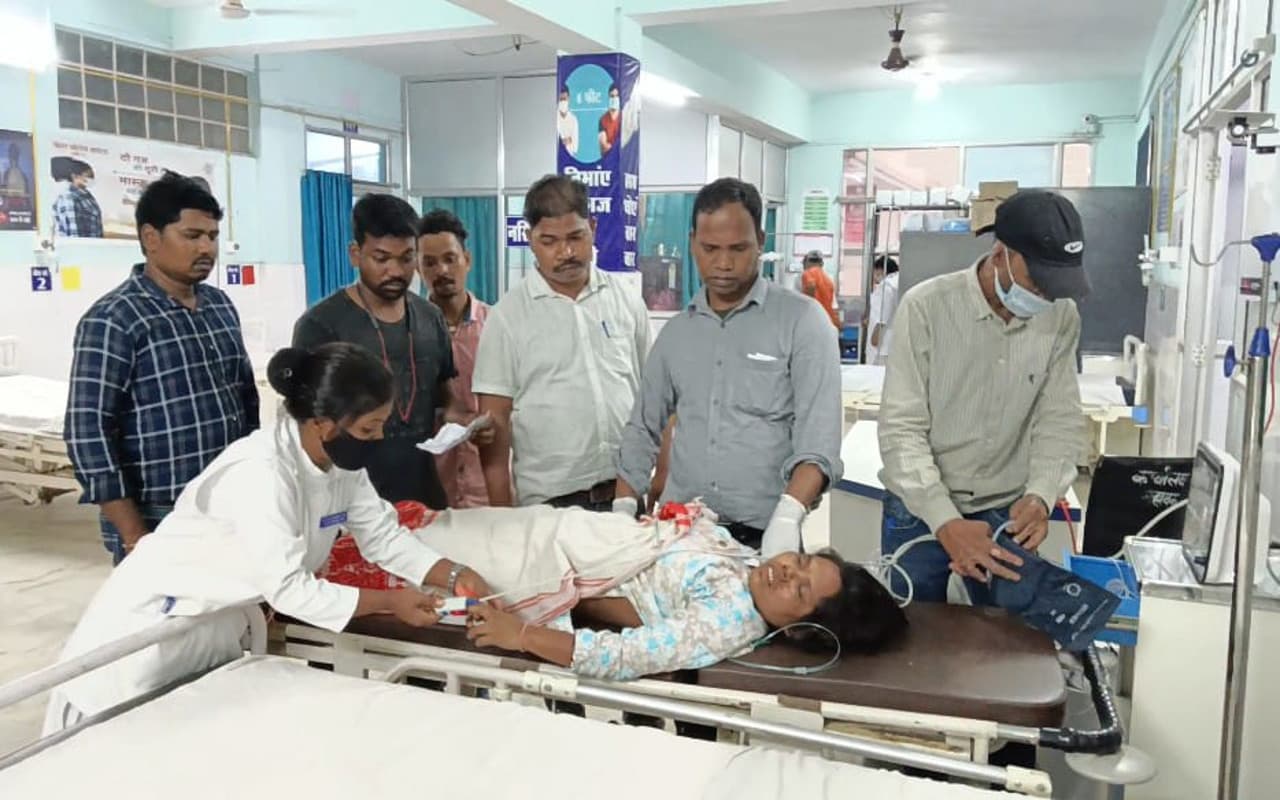 झारखंड : गुमला जिले में अलग-अलग घटनाओं में बच्चा समेत 6 लोगों की मौत, परिजनों में शोक की लहर झारखंड : गुमला जिले में अलग-अलग घटनाओं में बच्चा समेत 6 लोगों की मौत, परिजनों में शोक की लहर