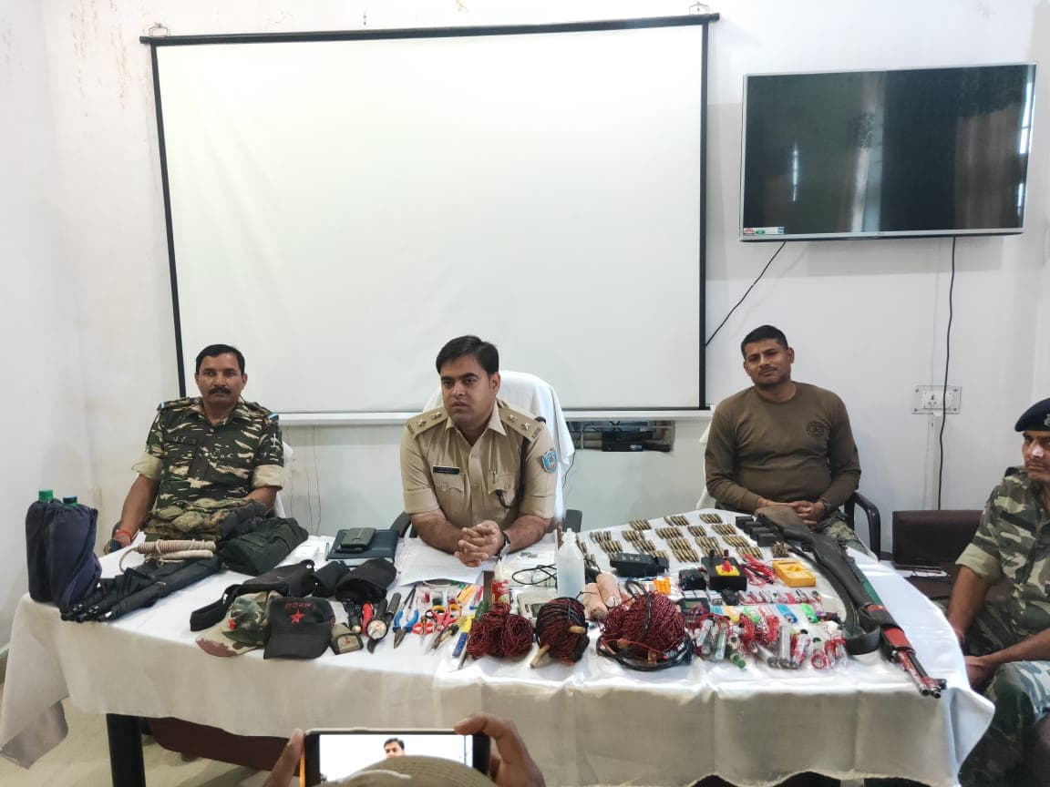पुलिस को मिली बड़ी सफलता, दो लाख का इनामी एरिया कमांडर दिनू मारा गया
