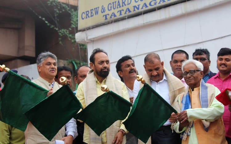 Happy Diwali: टाटानगर से गोड्डा के लिए सीधी ट्रेन सेवा शुरू, बक्सर, जयनगर और जयपुर के लिए भी चलेगी रेल