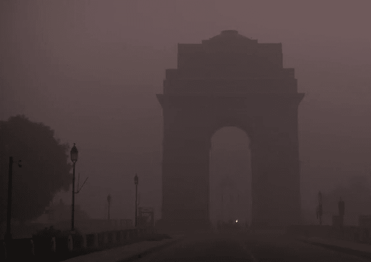 Happy New year 2021: कोरोना संकट और कड़ाके की ठंड के बीच देश में इस तरह हुई नये साल की शुरूआत, देखें तस्वीरें और वीडियो