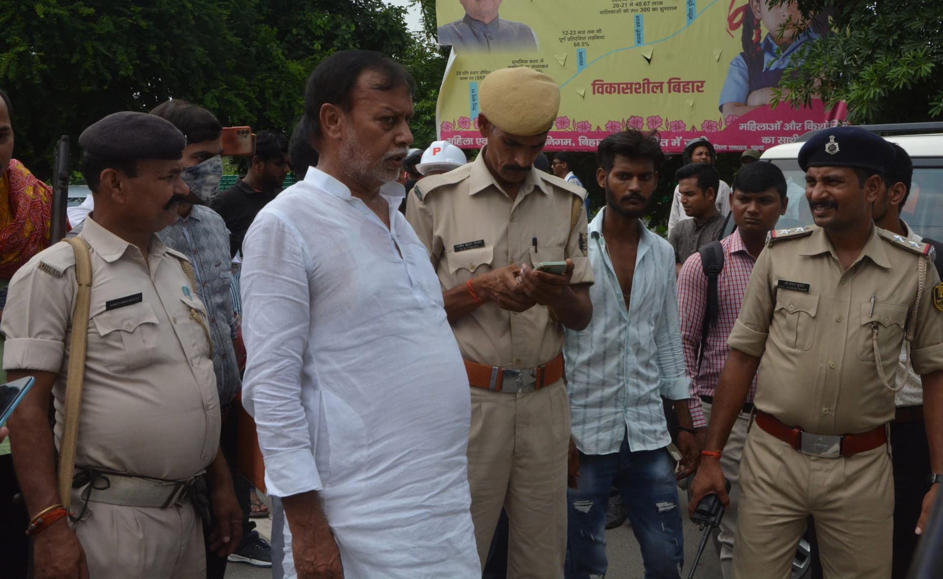 अम्मारा नहीं रही…सुन बिलख-बिलख कर रोने लगी मां, पूर्व विधायक की कार की चपेट में आयी मासूम