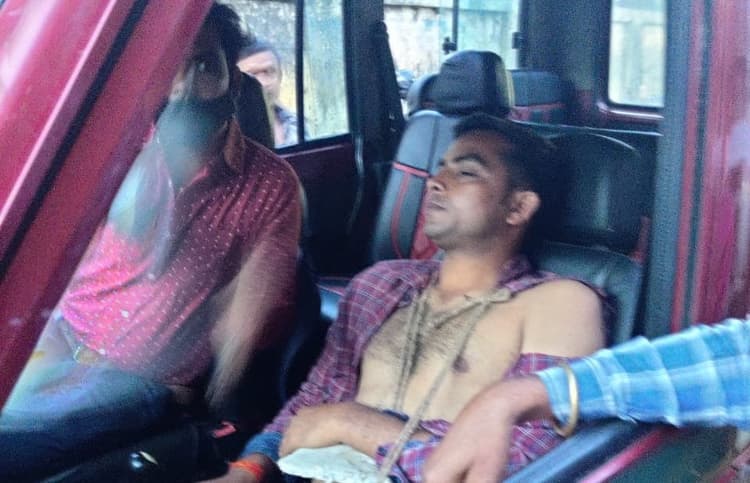 बिजली चोरी के खिलाफ छापामारी करने गये बिजलीकर्मियों से हजारीबाग में मारपीट, इंजीनियर समेत अन्य घायल