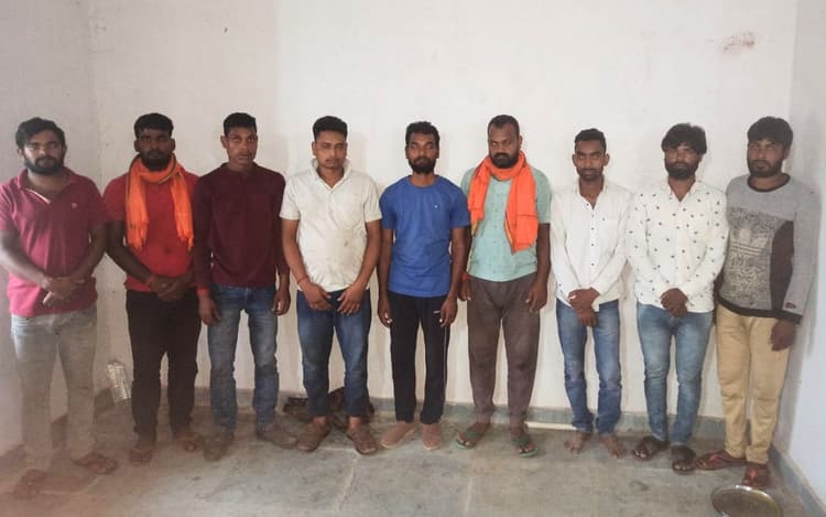 हजारीबाग के कटकमसांडी में पांच किलो अफीम के साथ 9 गिरफ्तार, 5.80 लाख नकद बरामद