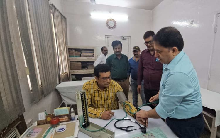 Corona Vaccination In India : भारत में अब तक कुल 7,86,842 लोगों को लगा कोरोना वैक्सीन : स्वास्थ्य मंत्रालय