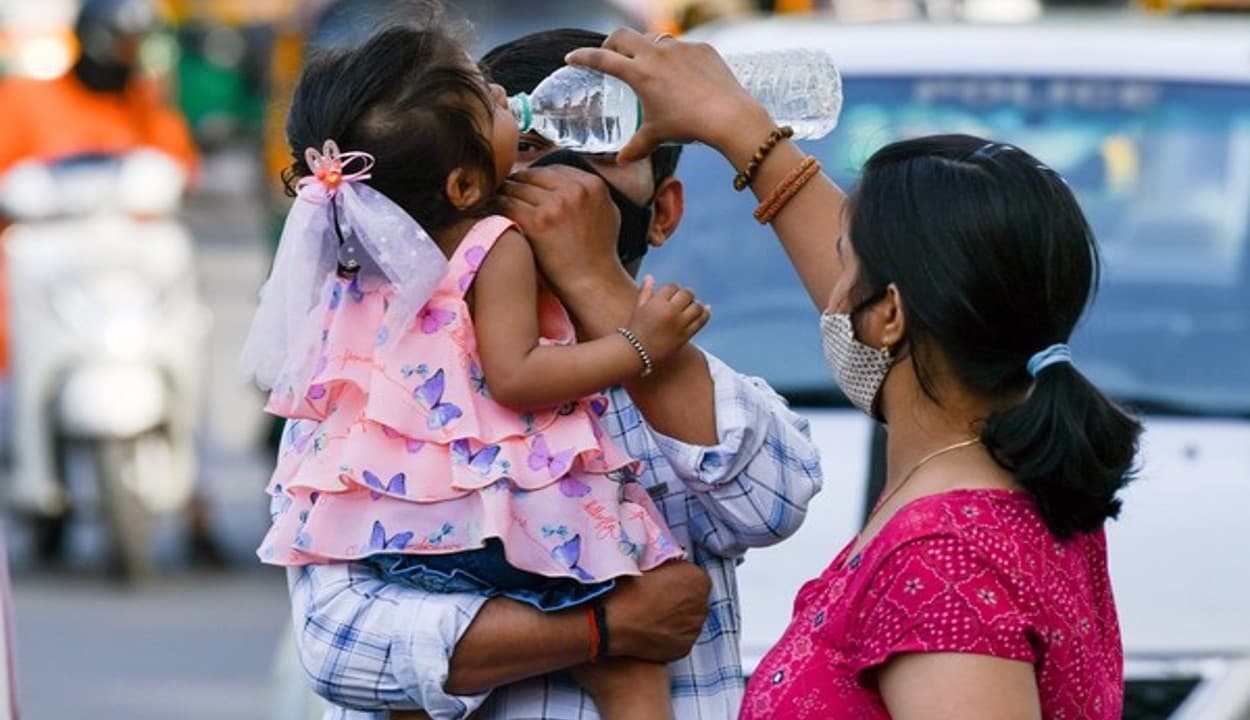 सावन जो अगन लगाये उसे कौन बुझाये...बिहार में 44 डिग्री का एहसास करा रहा 34 डिग्री का तापमान