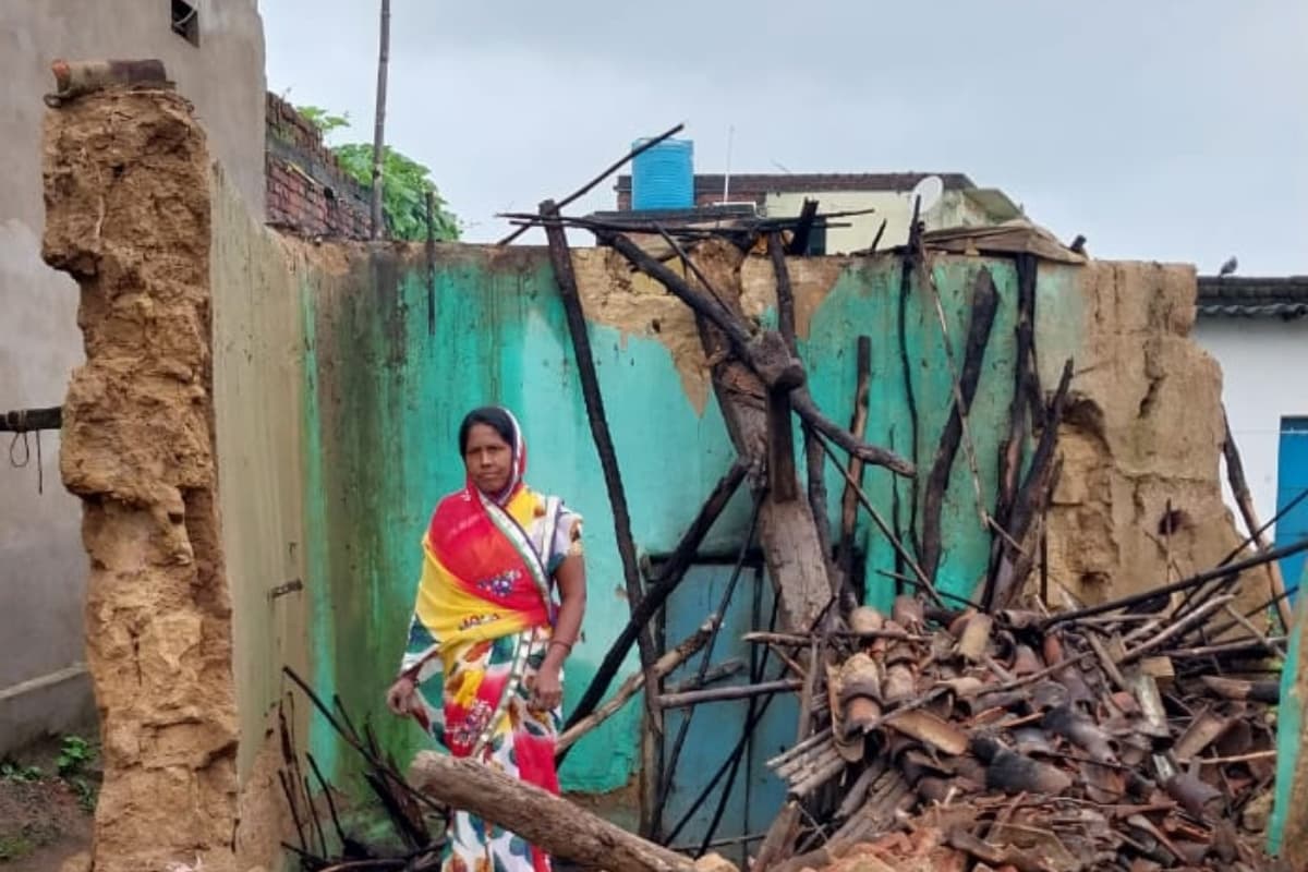 PHOTOS: झारखंड में भारी बारिश से तबाही, लाखों की फसल बर्बाद, कई के घर गिरे, कराया जा रहा नुकसान का सर्वे