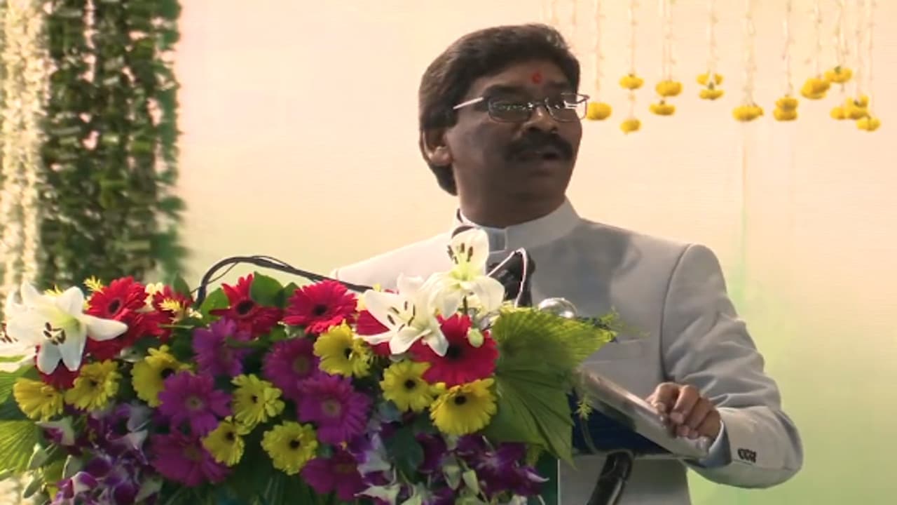 दुमका में 1400 से अधिक लोगों को मिला नियुक्ति पत्र, CM हेमंत सोरेन बोले- अपना झारखंड दिखेगा सोना राज्य